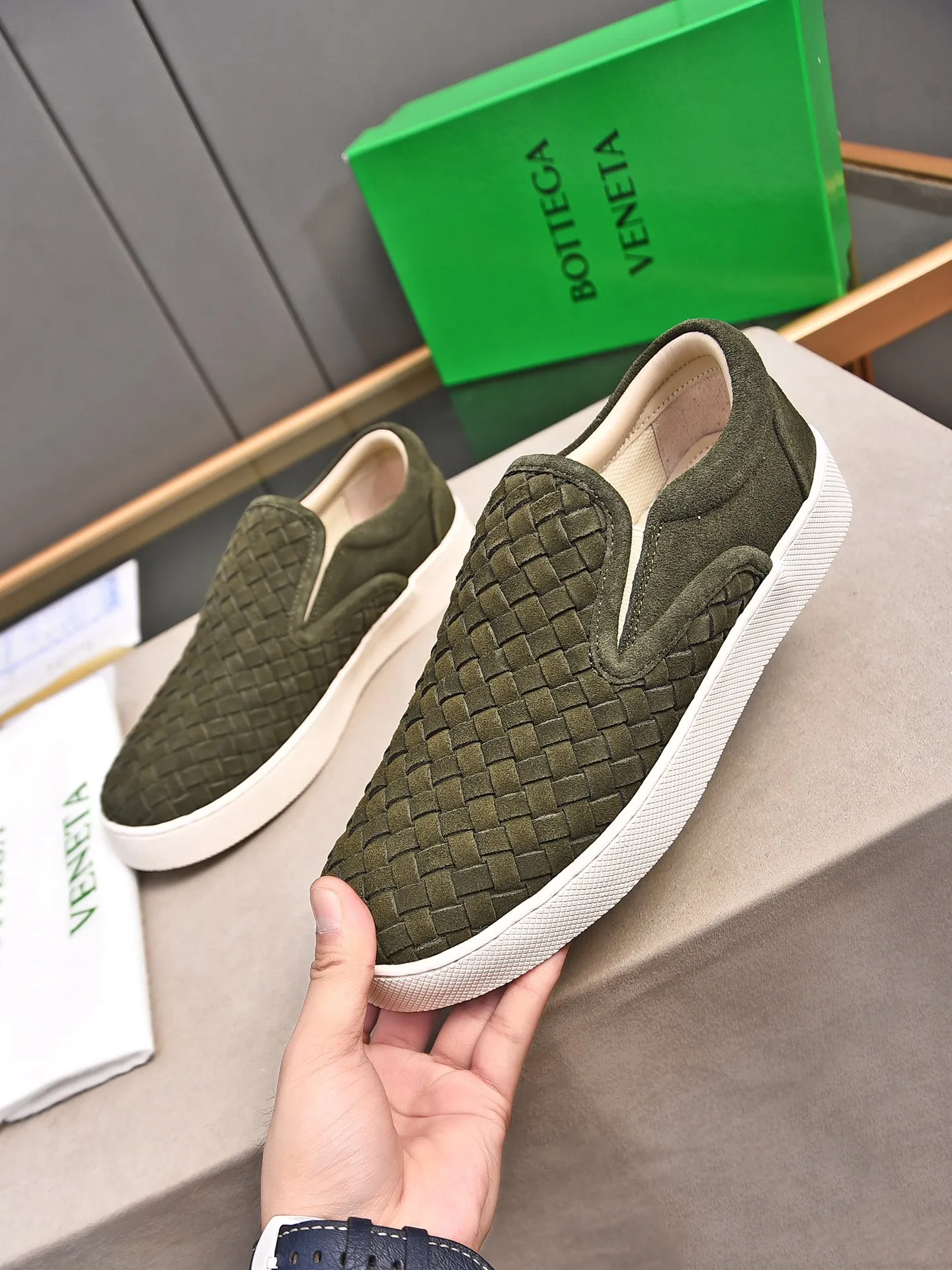 Men's shoes 💰460 [Sleeves series] BOTTEG* VENET* - high-end boutique Size: 38-44 (45 customized) BV new product, first-layer cowhide artificially woven classic style harmoniously blends with contemporary fashion temperament, rubber soles are light and flexible, water-dyed sheepskin pads! [Taobao, Tmall, and live streaming are the first choices]